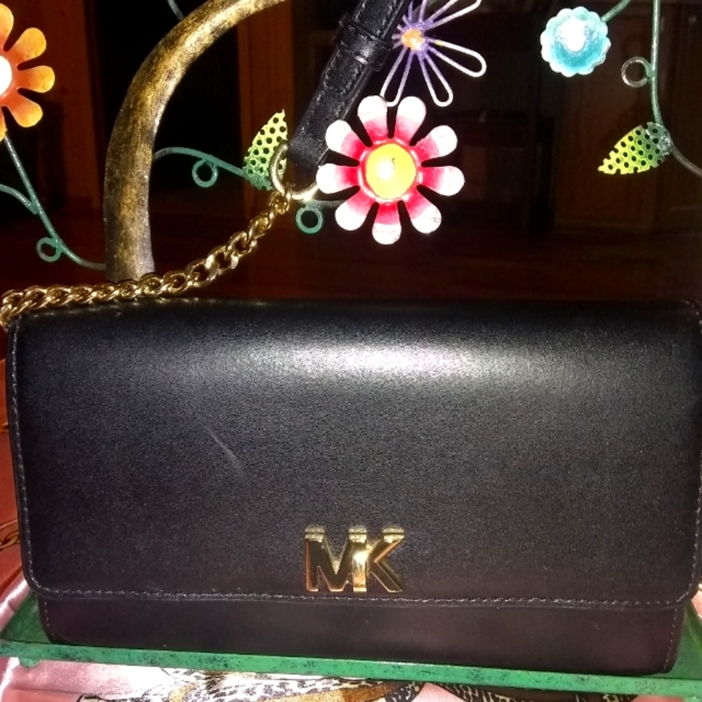 MICHAEL KORS SAFFIANO LEATHER CROSSBODY BAG..NEW 🦋